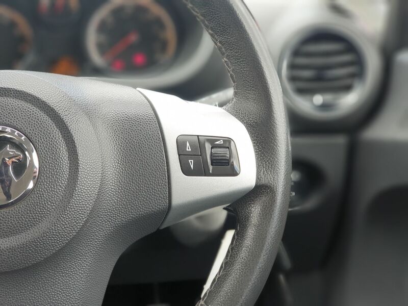 VAUXHALL CORSA ACTIVE AC 2012