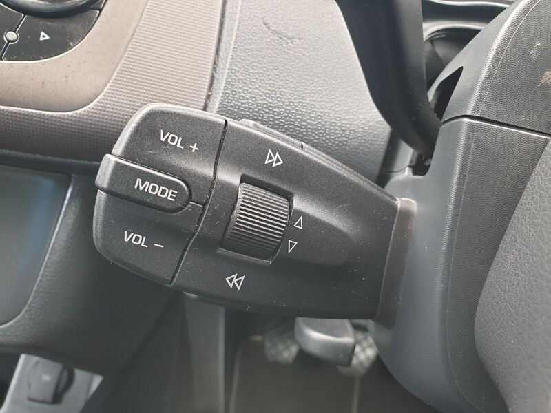 SEAT IBIZA SE 2013