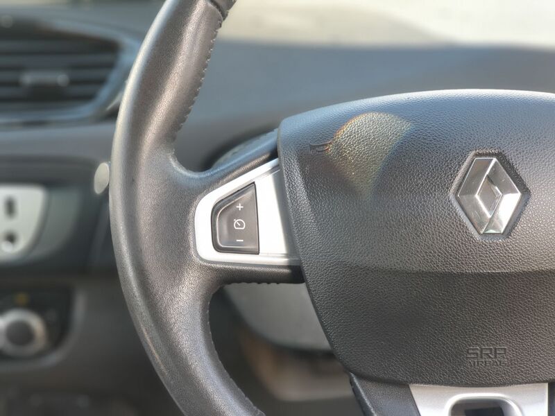 RENAULT SCENIC DYNAMIQUE TOMTOM VVT 2012