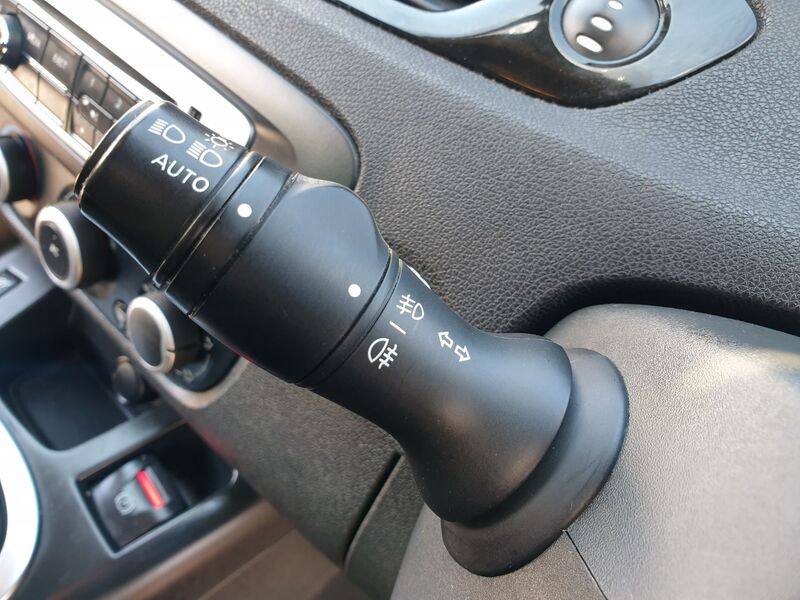 RENAULT SCENIC DYNAMIQUE TOMTOM VVT 2012