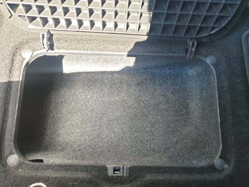 RENAULT SCENIC DYNAMIQUE TOMTOM VVT 2012
