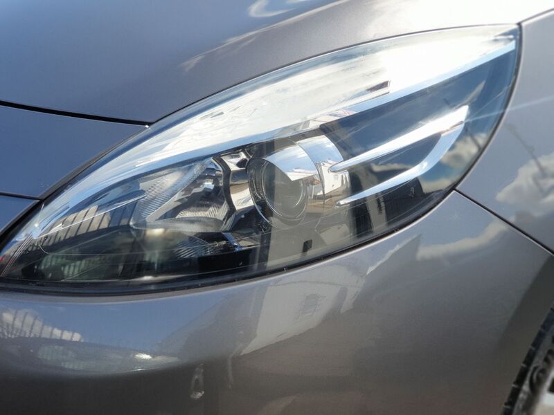 RENAULT SCENIC DYNAMIQUE TOMTOM VVT 2012