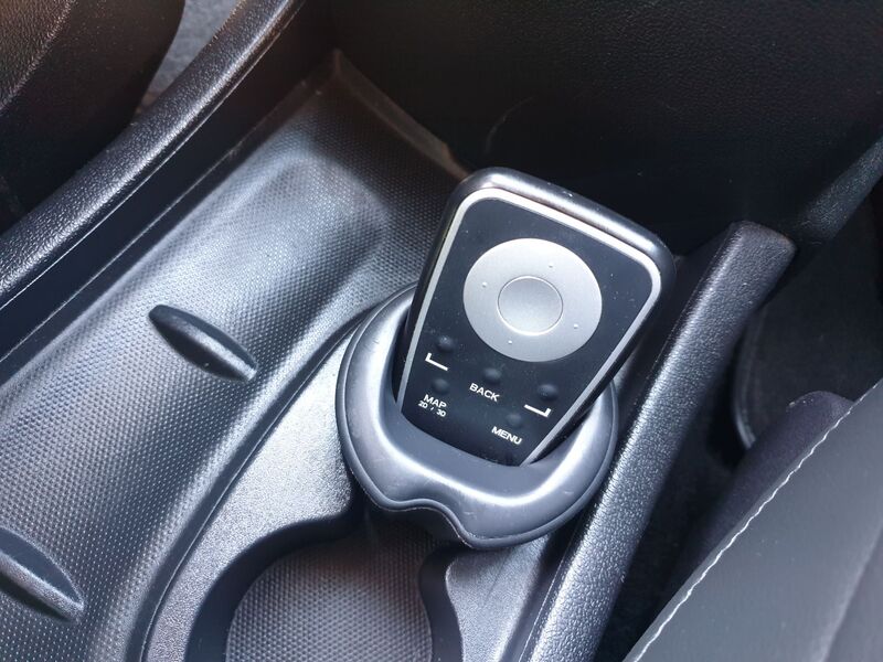 RENAULT SCENIC DYNAMIQUE TOMTOM VVT 2012