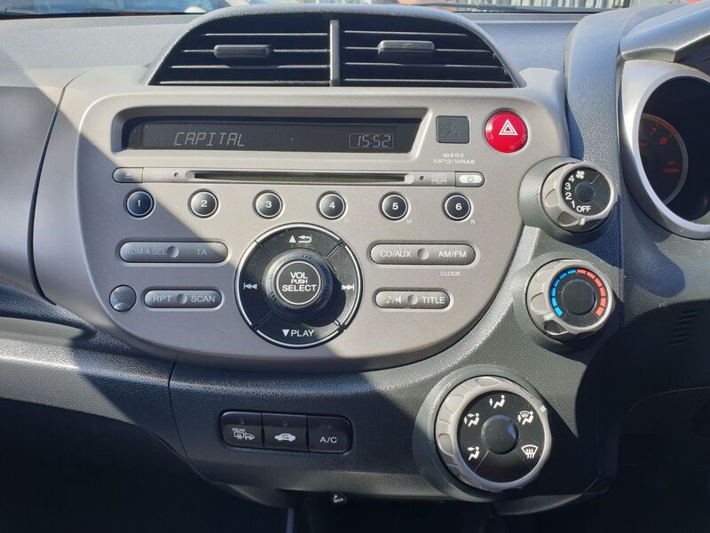 HONDA JAZZ I-VTEC ES 2009