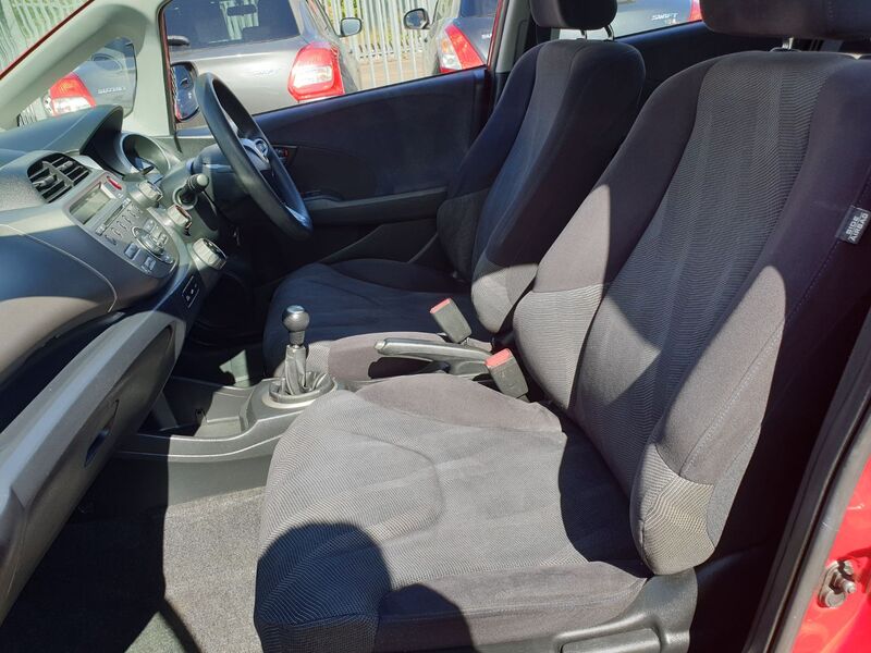 HONDA JAZZ I-VTEC ES 2009