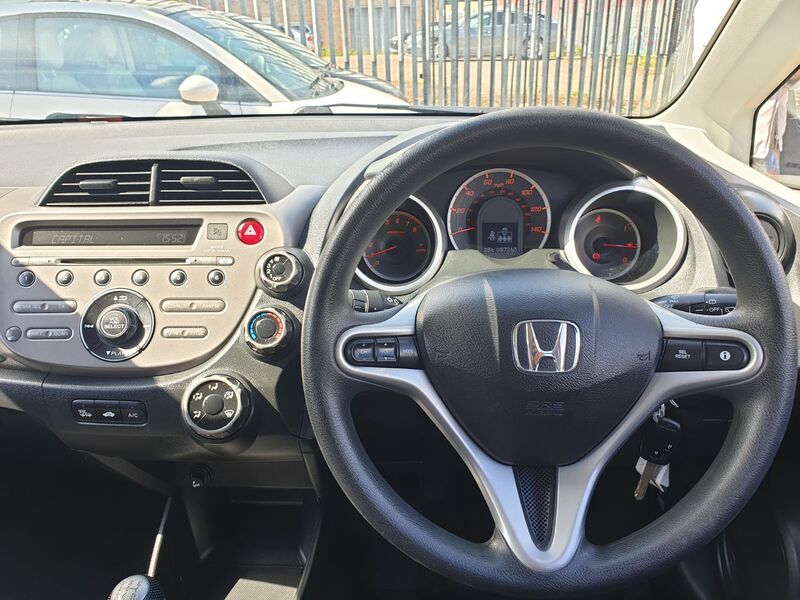 HONDA JAZZ I-VTEC ES 2009