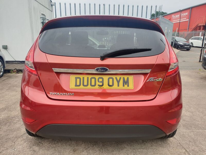 FORD FIESTA TITANIUM 2009