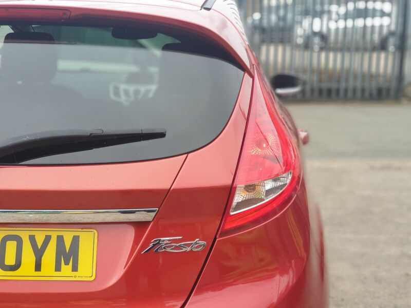 FORD FIESTA TITANIUM 2009