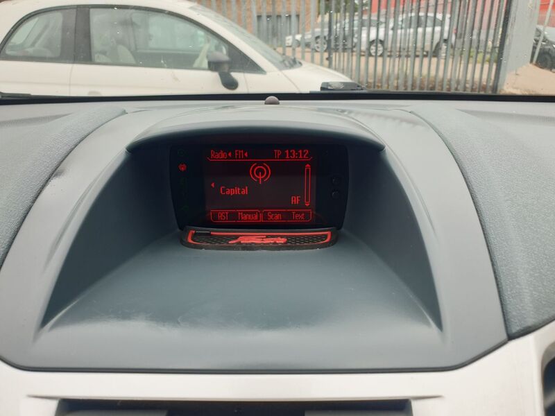 FORD FIESTA TITANIUM 2009
