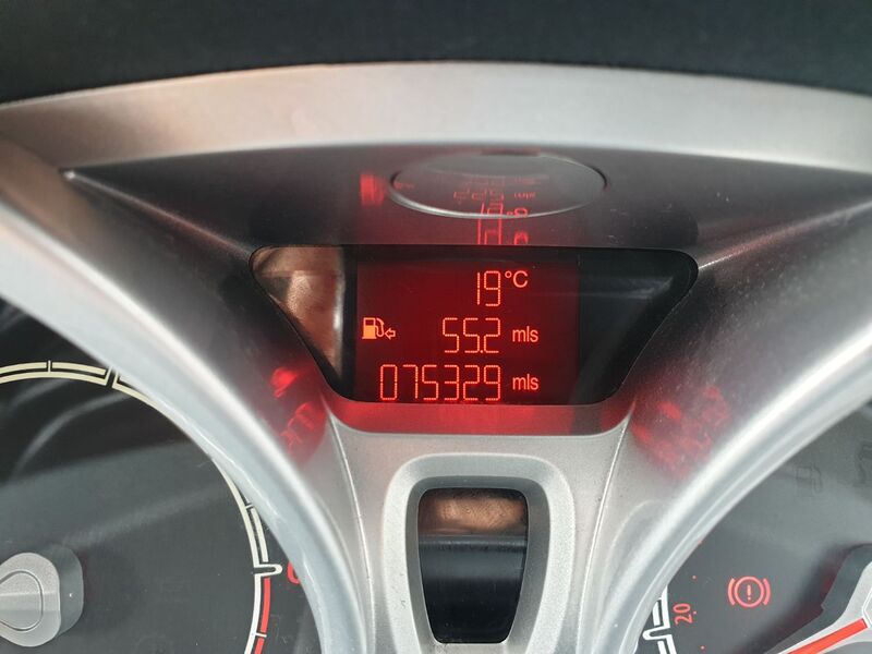FORD FIESTA TITANIUM 2009