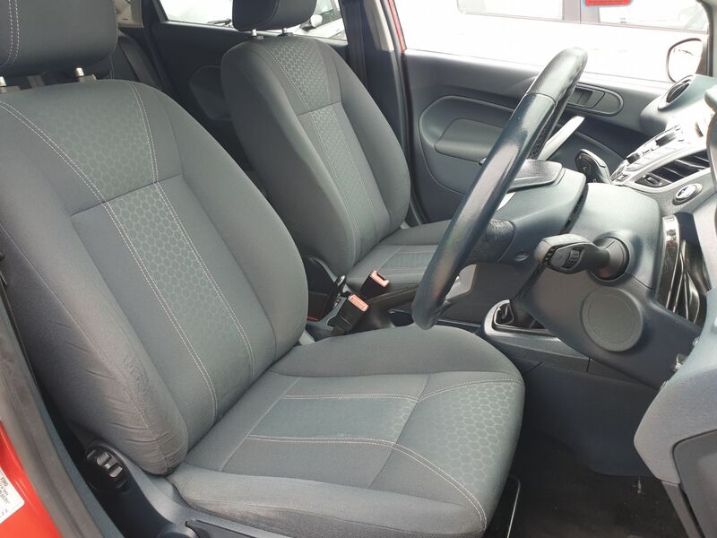 FORD FIESTA TITANIUM 2009