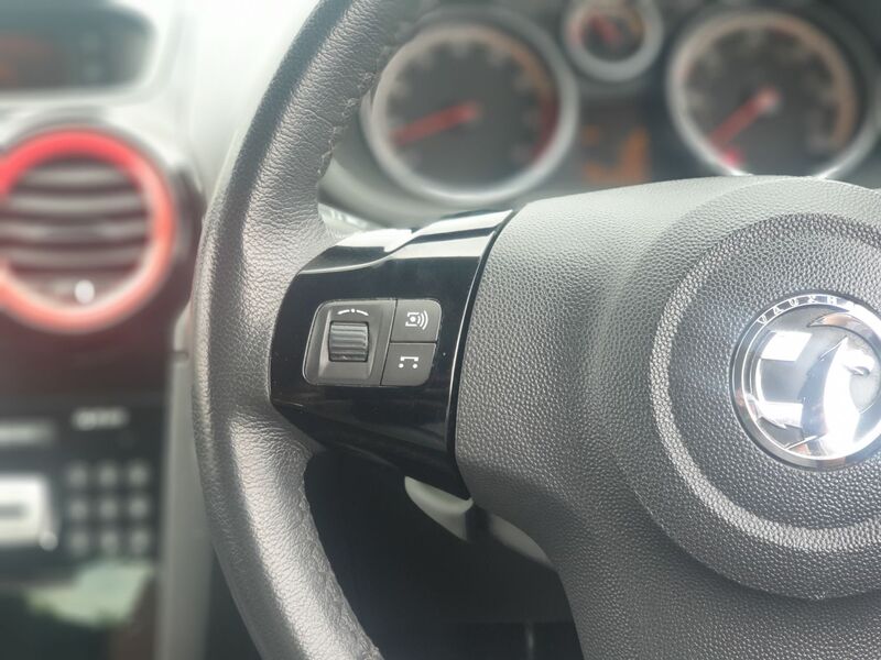 VAUXHALL CORSA LIMITED EDITION 2013