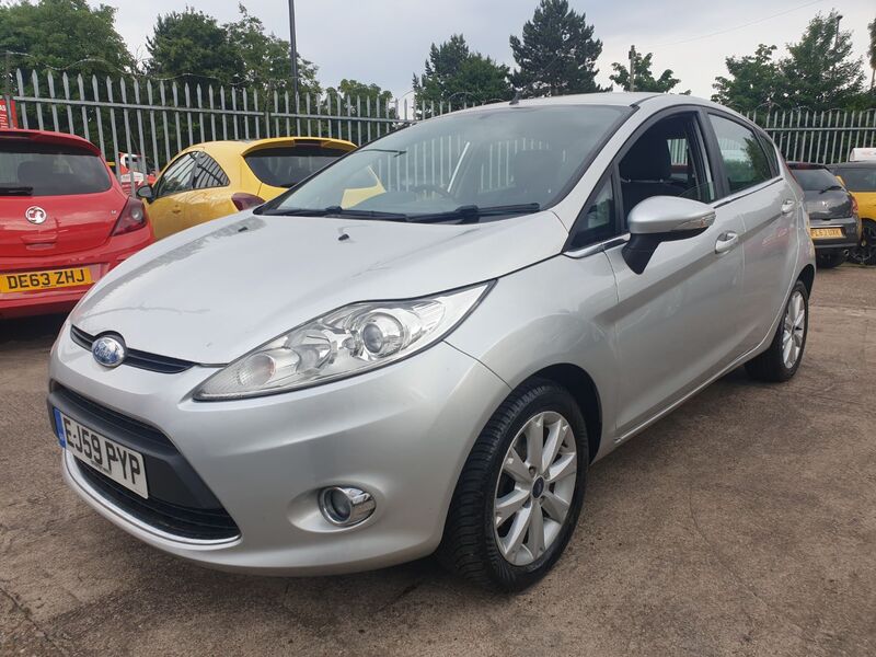 FORD FIESTA ZETEC 2010