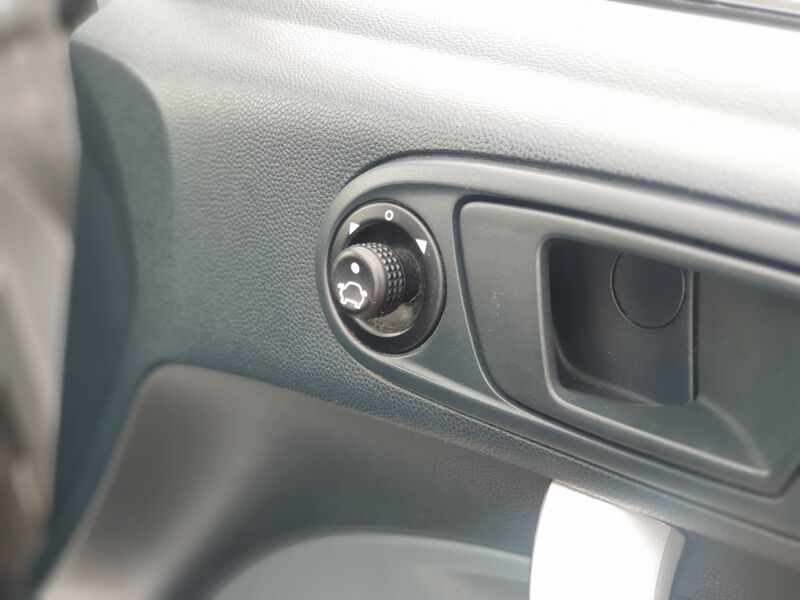 FORD FIESTA ZETEC 2010