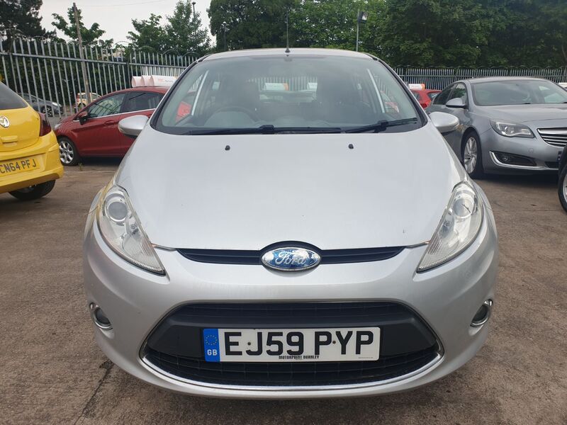FORD FIESTA ZETEC 2010