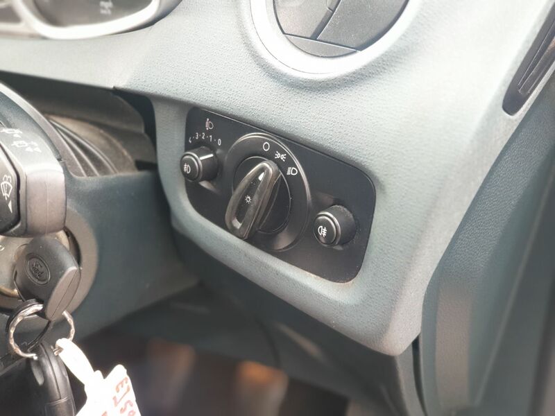 FORD FIESTA ZETEC 2010