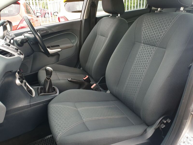 FORD FIESTA ZETEC 2010