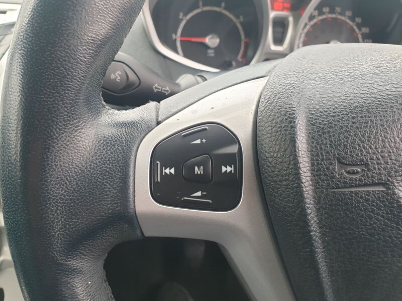 FORD FIESTA CENTURA 2012