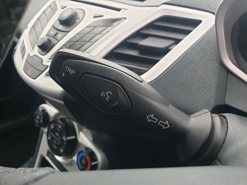 FORD FIESTA CENTURA 2012