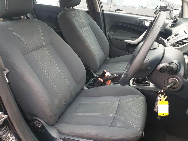 FORD FIESTA CENTURA 2012