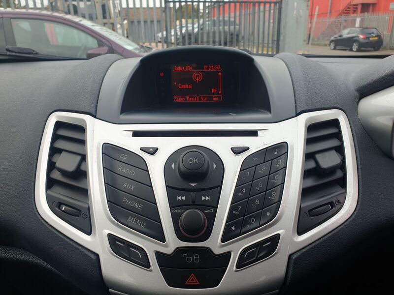 FORD FIESTA CENTURA 2012