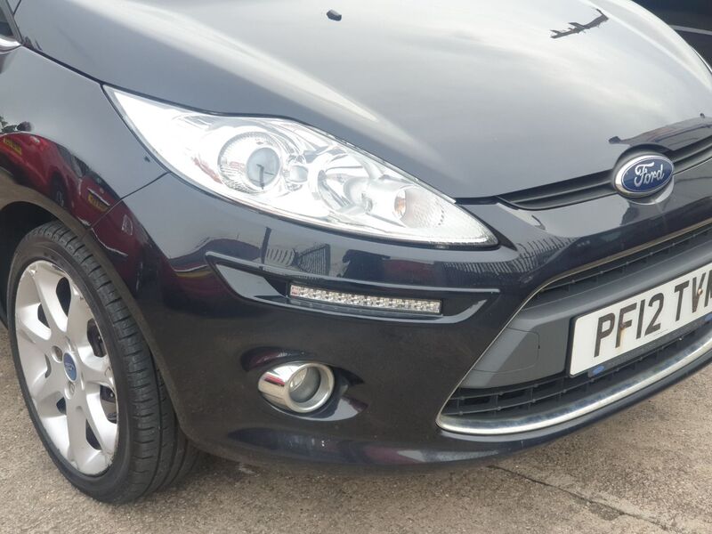 FORD FIESTA CENTURA 2012