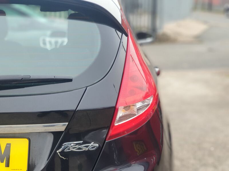 FORD FIESTA CENTURA 2012