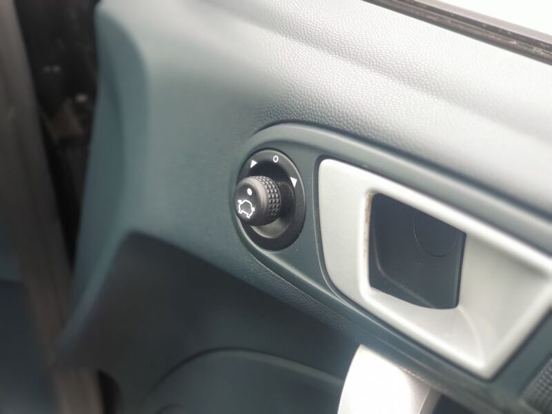 FORD FIESTA CENTURA 2012
