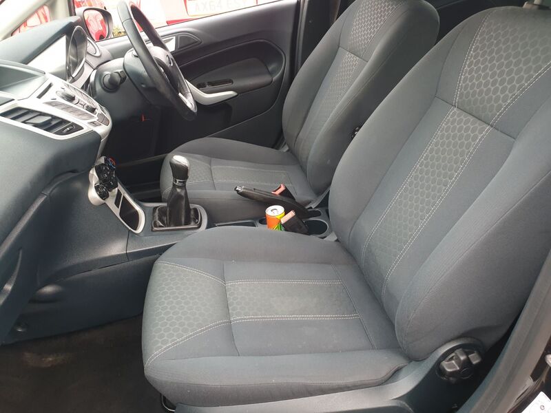 FORD FIESTA CENTURA 2012