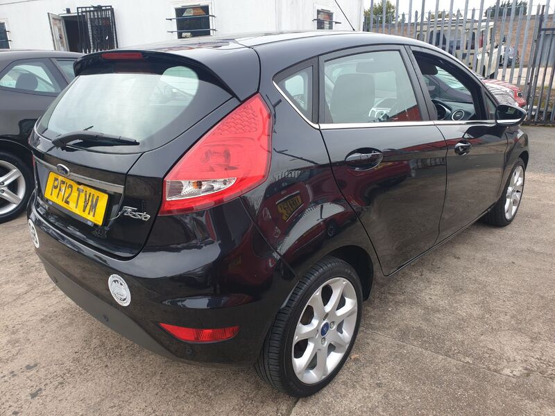 FORD FIESTA CENTURA 2012