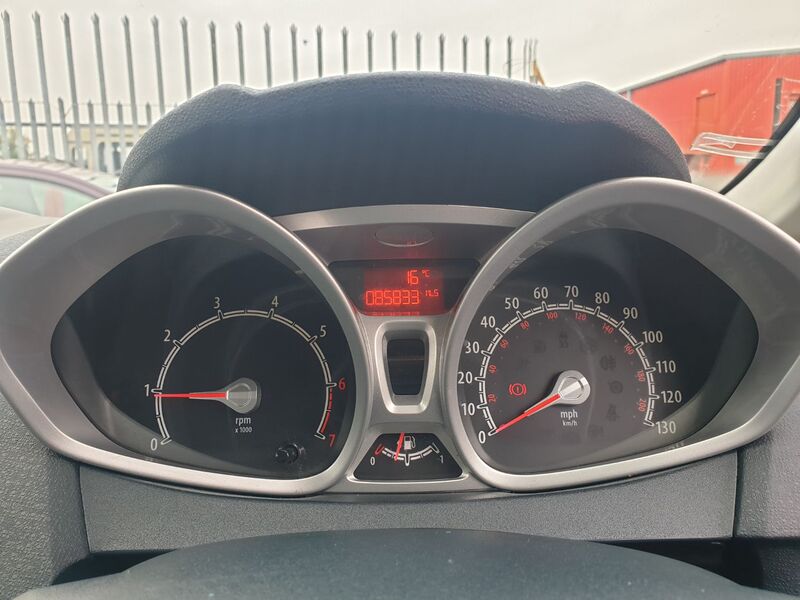 FORD FIESTA CENTURA 2012