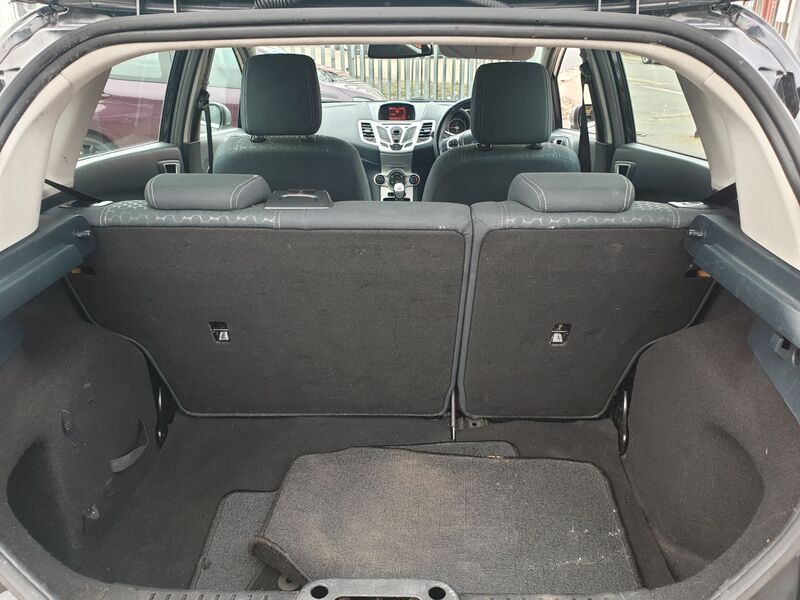 FORD FIESTA CENTURA 2012