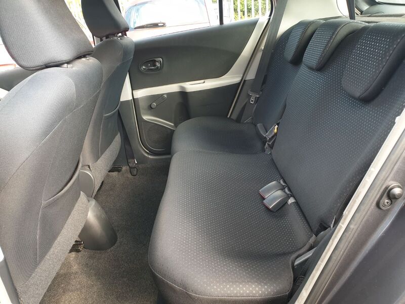 TOYOTA YARIS VVT-I TR 2010