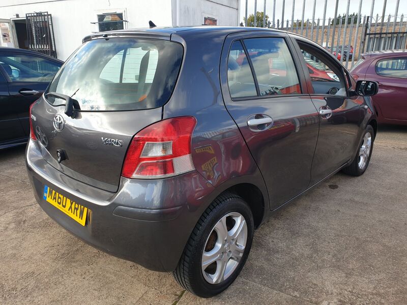 TOYOTA YARIS VVT-I TR 2010