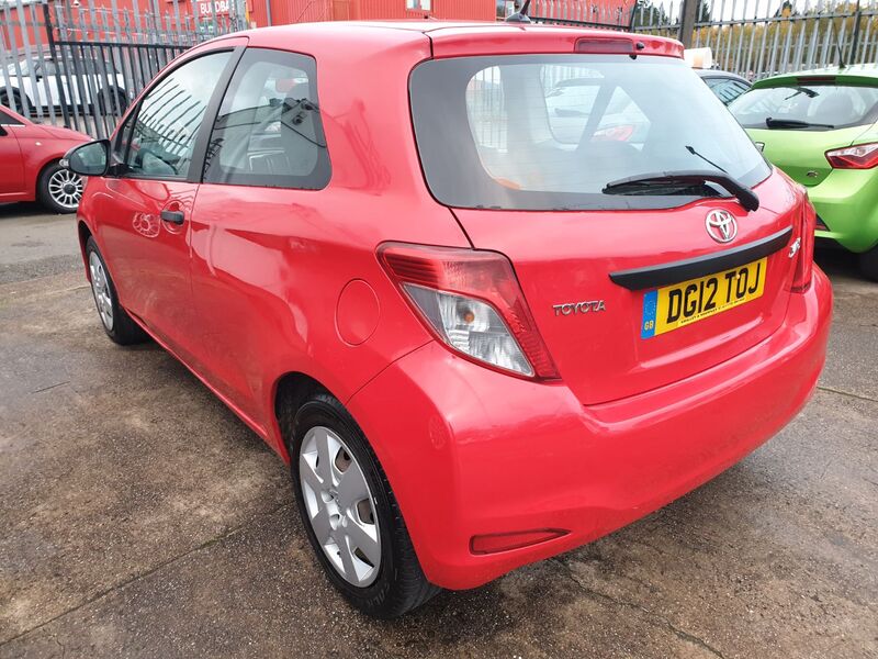 TOYOTA YARIS VVT-I T2 2012