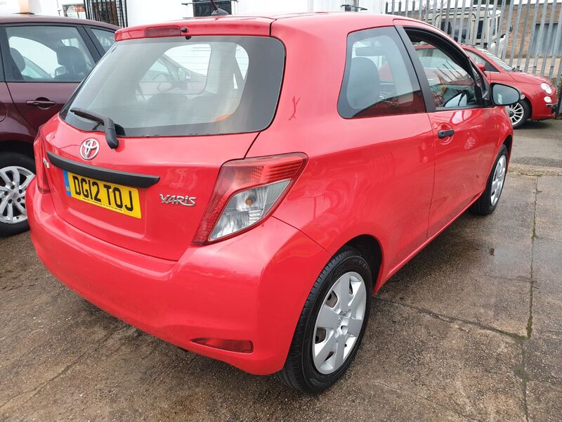 TOYOTA YARIS VVT-I T2 2012