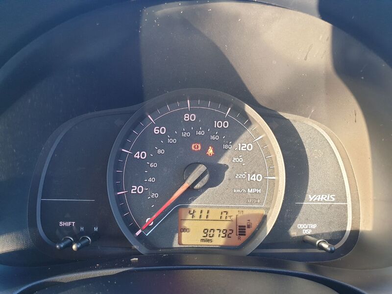 TOYOTA YARIS VVT-I T2 2012