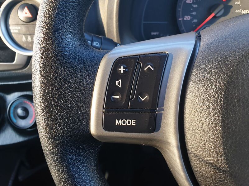 TOYOTA YARIS VVT-I T2 2012