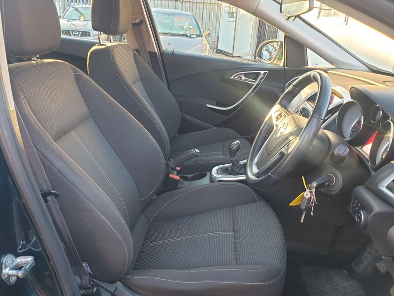 VAUXHALL ASTRA SRI 2014
