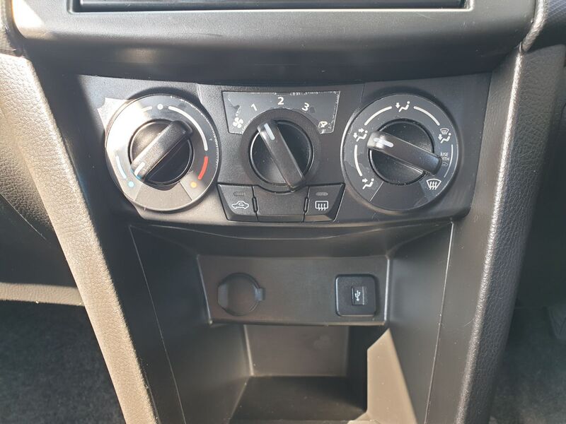 SUZUKI SWIFT SZ2 2014