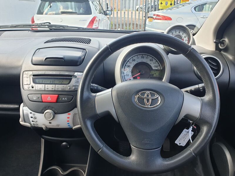 TOYOTA AYGO VVT-I MOVE 2014