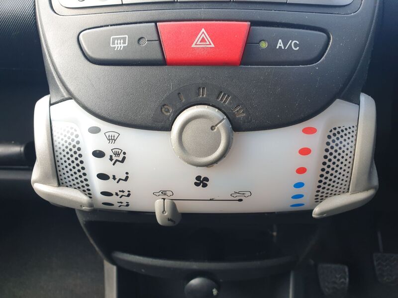 TOYOTA AYGO VVT-I MOVE 2014