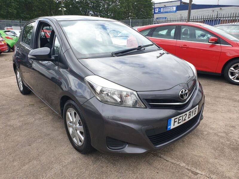 TOYOTA YARIS VVT-I TR 2012