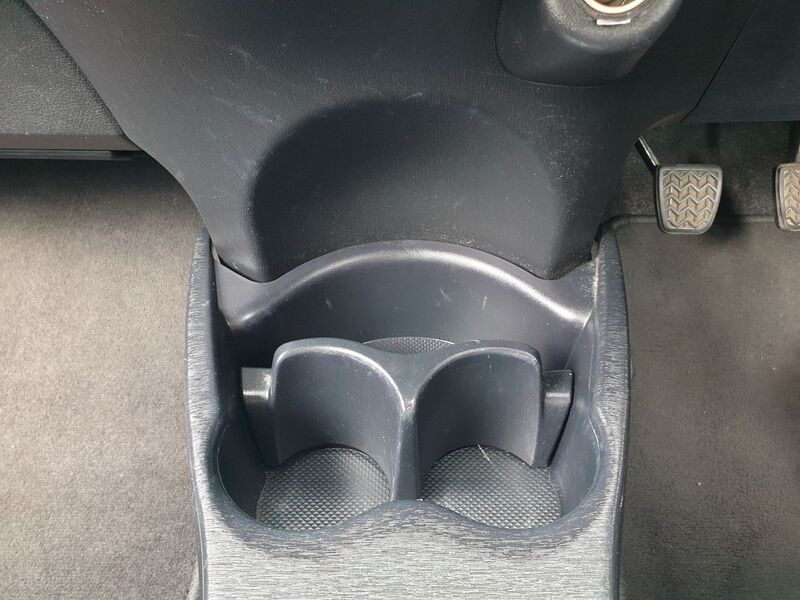 TOYOTA YARIS VVT-I TR 2012