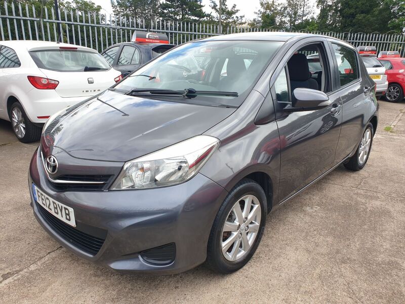 TOYOTA YARIS VVT-I TR 2012