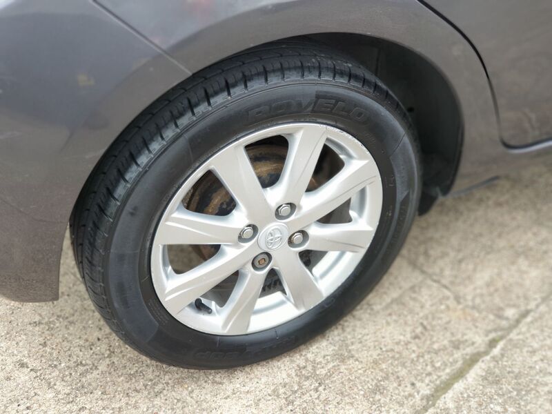 TOYOTA YARIS VVT-I TR 2012