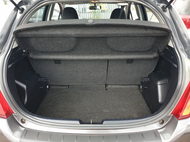 TOYOTA YARIS VVT-I TR 2012