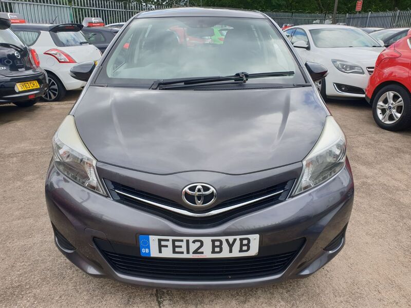 TOYOTA YARIS VVT-I TR 2012
