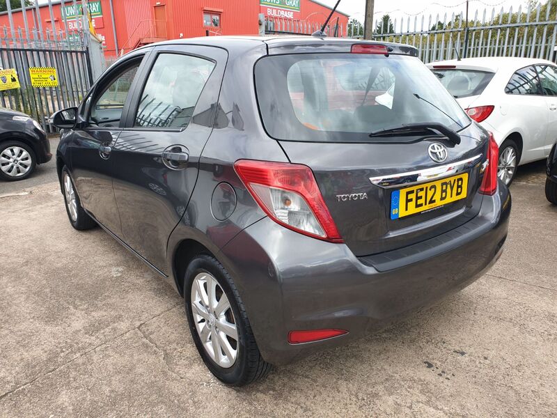 TOYOTA YARIS VVT-I TR 2012