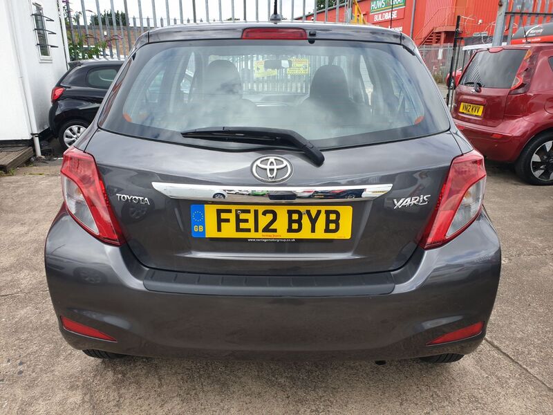 TOYOTA YARIS VVT-I TR 2012